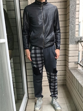 「Levi's（リーバイス）のアイテム（シューズ）」を使った、Ivano Shiehさん（メンズ・178cm）の秋コーディネート