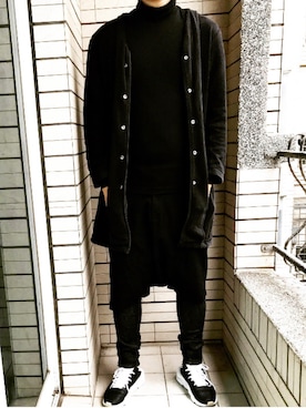 「Calvin Klein（カルバン・クライン）のアイテム（ピーコート）」を使った、Ivano Shiehさん（メンズ・178cm）の秋コーディネート