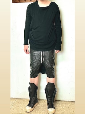 「DRKSHDW by RICK OWENS（ダークシャドウ バイ リックオウエンス）のアイテム」を使った、Ivano Shiehさん（メンズ・178cm）の夏コーディネート