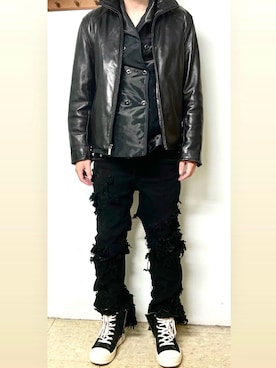 「DRKSHDW by RICK OWENS（ダークシャドウ バイ リックオウエンス）のアイテム（スニーカー、ブラック系）」を使った、Ivano Shiehさん（メンズ・178cm）の春コーディネート