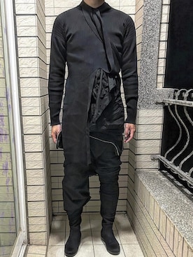 「Yohji Yamamoto（ヨウジヤマモト）のアイテム（トップス）」を使った、Ivano Shiehさん（メンズ・178cm）の冬コーディネート