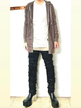 「Rick Owens（リックオウエンス）のアイテム」を使った、Ivano Shiehさん（メンズ・178cm）の夏コーディネート