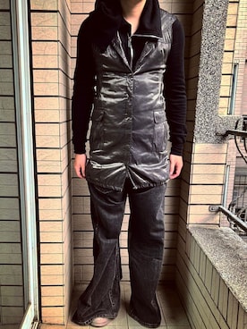 「DRKSHDW by RICK OWENS（ダークシャドウ バイ リックオウエンス）のアイテム（シューズ）」を使った、Ivano Shiehさん（メンズ・178cm）の春コーディネート