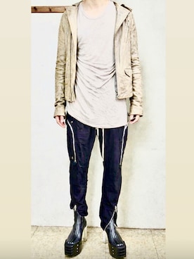 「Rick Owens（リックオウエンス）のアイテム」を使った、Ivano Shiehさん（メンズ・178cm）の冬コーディネート