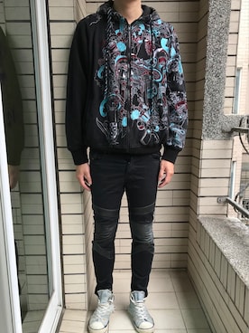 「Levi's（リーバイス）のアイテム（シューズ）」を使った、Ivano Shiehさん（メンズ・178cm）の春コーディネート