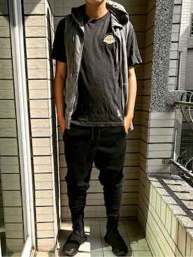 「NIKE SB（ナイキエスビー）のアイテム（パンツ）」を使った、Ivano Shiehさん（メンズ・178cm）の秋コーディネート