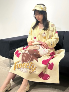 「SNIDEL HOME（スナイデルホーム）の【Tweety】モチーフニットカーディガン（ルームウェア/パジャマ、イエロー系）」を使った、SNIDEL HOMEさんの春コーディネート