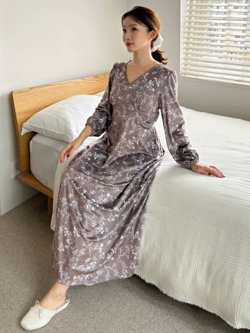 SNIDEL  新品 ワンピース 部屋着 2022春】一枚で洒落る「争奪戦ワンピース」13枚。｜SNIDELやFRAY I.Dの