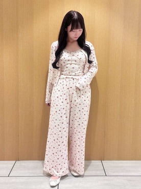 「アイテム（ルームウェア/パジャマ、ホワイト系）」を使った、SNIDEL HOMEさん（レディース・157cm）の秋コーディネート