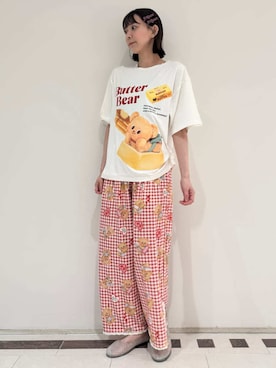 「SNIDEL HOME（スナイデルホーム）の【BUTTERBEAR】カットロングパンツ（ルームウェア/パジャマ、レッド系）」を使った、SNIDEL HOMEさんの夏コーディネート