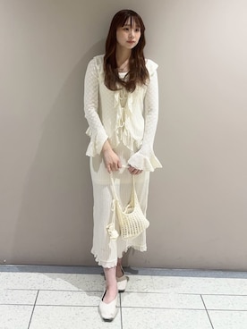 「SNIDEL HOME（スナイデルホーム）のクロシェミニバッグ（ハンドバッグ、ホワイト系）」を使った、SNIDEL HOMEさんの春コーディネート