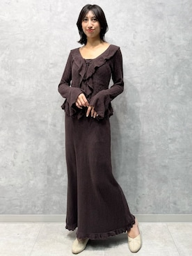 「SNIDEL HOME（スナイデルホーム）のクロシェラッフルカーディガン（ルームウェア/パジャマ、ブラウン系）」を使った、SNIDEL HOMEさんの春コーディネート