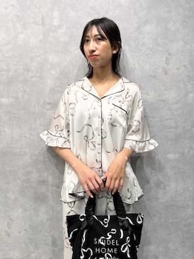 「SNIDEL HOME（スナイデルホーム）の【Luxshine】【接触冷感】フリルリボン開襟シャツ（ルームウェア/パジャマ、ブラウン系）」を使った、SNIDEL HOMEさんの春コーディネート