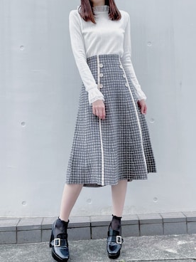 「titty＆Co. PETIT（ティティアンドコープティ）のアイテム（スカート）」を使った、momo☁️さん（レディース・168cm）の秋コーディネート