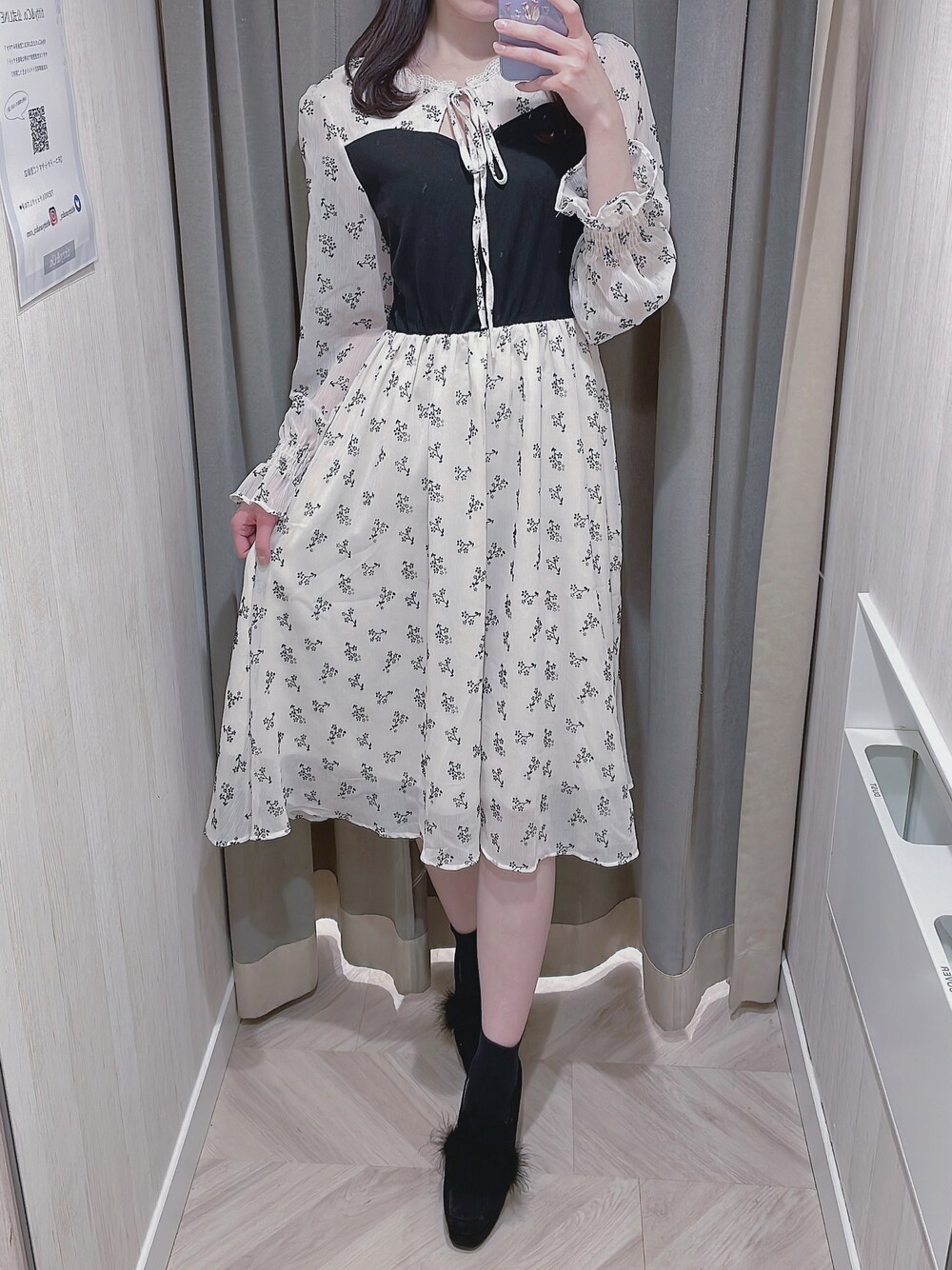 「titty&Co.、titty&co.PETIT、ティティーアンドコー、春コーデ、ラクチンコーデ、お洒落さんとつながりたい、レイヤードスタイル、フェミニン、ワンピース、ミディ丈、ロングワンピース、モノトーン、ビスチェ、花柄、プチプラ」｜「titty＆Co. PETITの【titty&Co.PETIT】シフォン切替え刺繍ワンピース（ワンピース、ホワイト系）」を使った、momo☁️さん（レディース・168cm）の冬コーディネートの1枚目の写真