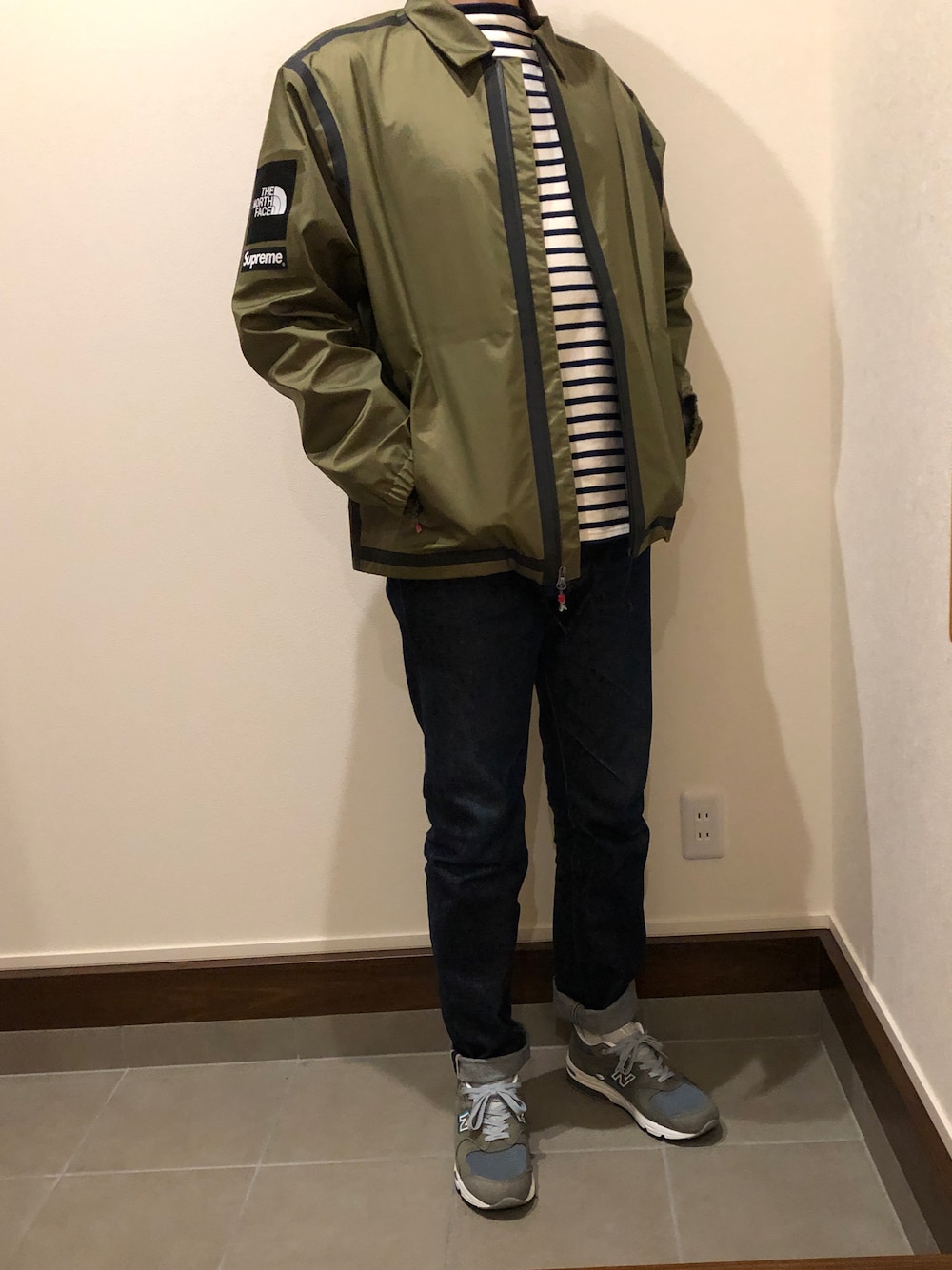 「Supreme x The North Face、ノースフェイス、THE NORTH FACE」｜「Supreme のアイテム（ナイロンジャケット、グリーン系）」を使った、僕の趣味Channelさん（メンズ・178cm）の春コーディネートの1枚目の写真