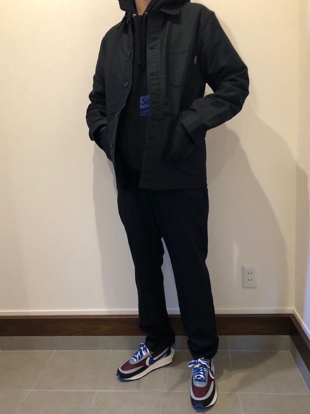 「JUNYA WATANABE MAN、sacai、UNDER COVER」｜「CDGのアイテム（その他アウター、ブラック系）」を使った、僕の趣味Channelさん（メンズ・178cm）の秋コーディネートの1枚目の写真