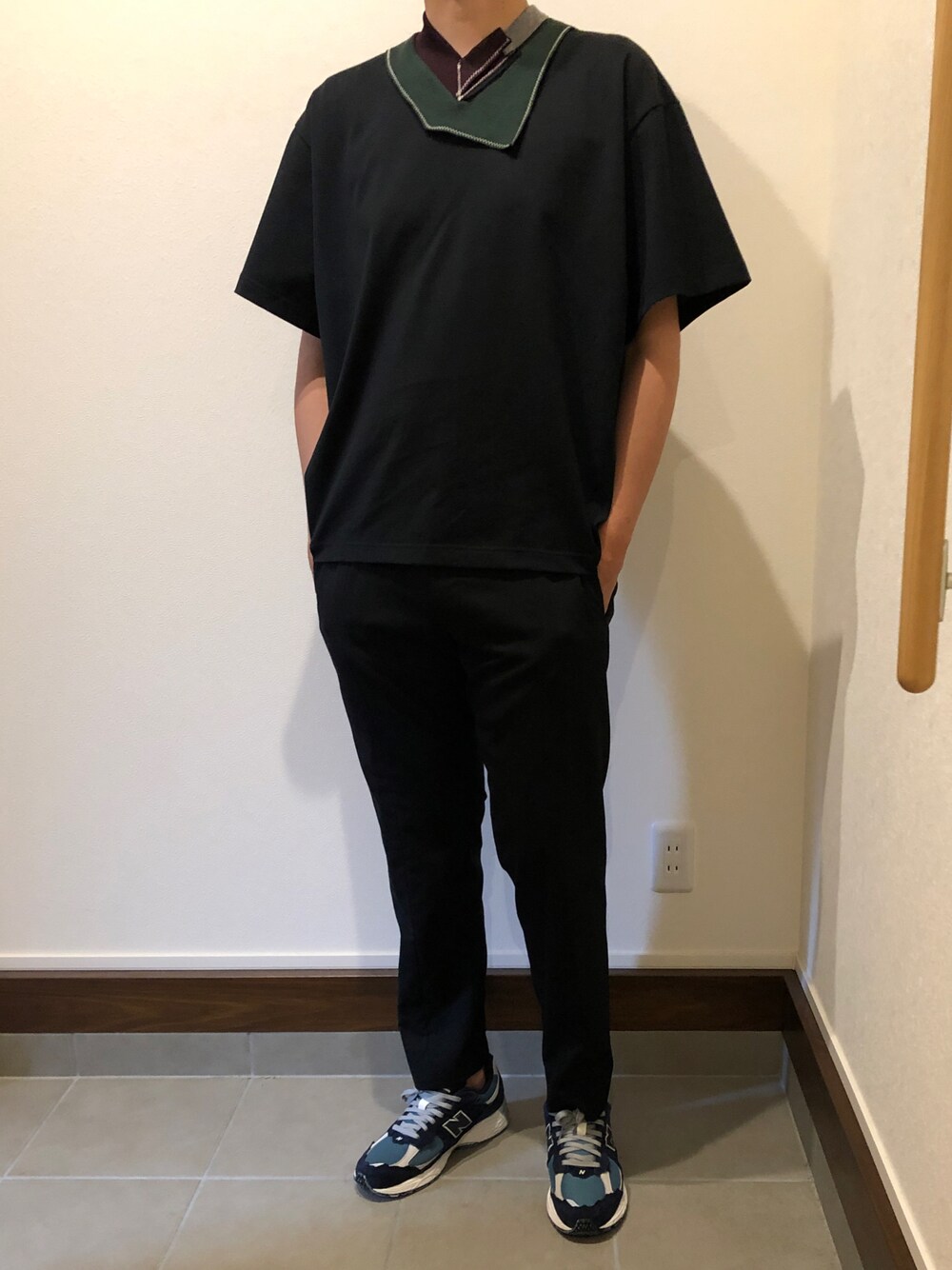 「2002R、スラックス、カットソー」｜「kolorのアイテム（Tシャツ/カットソー、ブラック系）」を使った、僕の趣味Channelさん（メンズ・178cm）の夏コーディネートの1枚目の写真