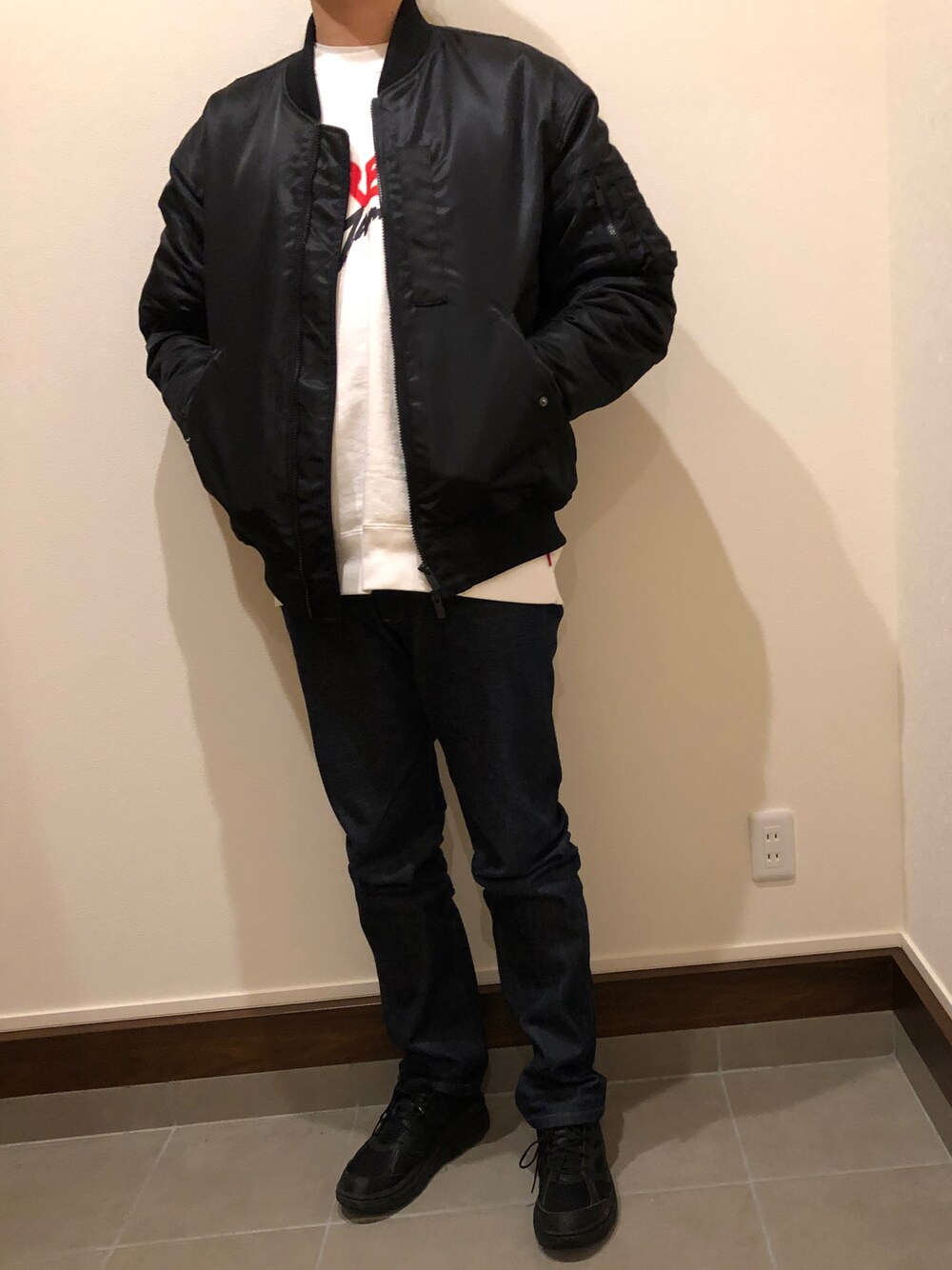 「yohjiyamamoto、ENGINEERED GARMENTS、+J、MA-1」｜「UNIQLOのアイテム（MA-1、ブラック系）」を使った、僕の趣味Channelさん（メンズ・178cm）の冬コーディネートの1枚目の写真