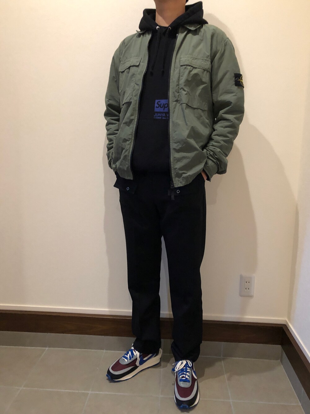 「JUNYA WATANABE MAN、sacai」｜「STONE ISLANDのアイテム（ナイロンジャケット、グリーン系）」を使った、僕の趣味Channelさん（メンズ・178cm）の秋コーディネートの1枚目の写真