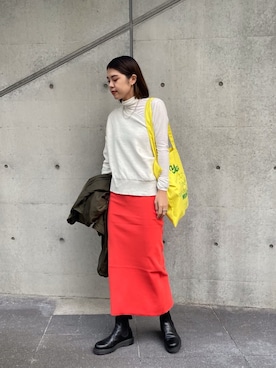 「アイテム（スカート、オレンジ系）」を使った、YAMAGATA_172cmさん（レディース・172cm）の冬コーディネート