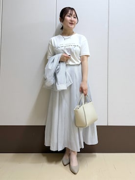 「INDIVI（インディヴィ）の【接触冷感／洗える／2WAY】ドロスト付 シアーシャンブレーシャツ（シャツ/ブラウス、ホワイト系）」を使った、Rikoさん（レディース）の夏コーディネート