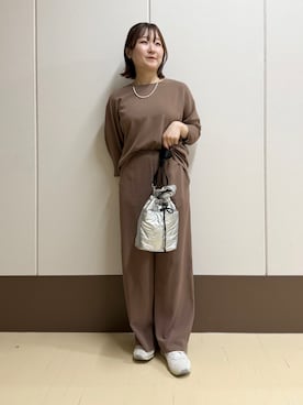 「INDIVI（インディヴィ）の【接触冷感／透湿／着る日傘】ドルマントップス（シャツ/ブラウス、ブラウン系）」を使った、Rikoさん（レディース）の夏コーディネート
