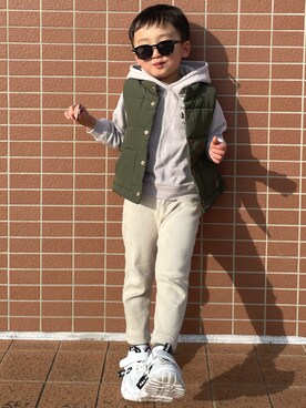 「H&M（エイチ・アンド・エム）のアイテム（ダウンベスト）」を使った、Minatoさん（キッズ・100cm）の冬コーディネート