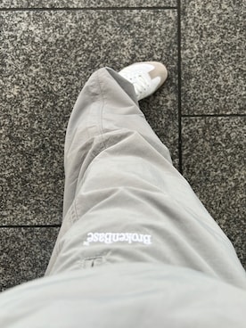 「BROKEN BASE（ブロークンベース）のアイテム（パンツ）」を使った、daichi10250さん（メンズ・165cm）の春コーディネート