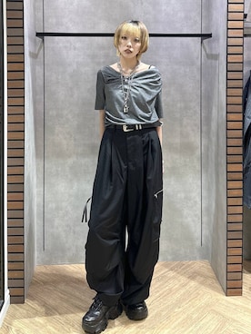 「PAGEBOY（ページボーイ）のZIPタックカーゴパンツ【裾ドローコード付き】（カーゴパンツ、ブラック系）」を使った、ｼﾐさん（レディース・161cm）の夏コーディネート