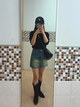 「アイテム（デニムスカート）」を使った、YUKIさん（レディース・154cm）の秋コーディネート