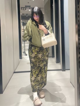 「ARMANI EXCHANGE（アルマーニエクスチェンジ）の【A|X アルマーニ エクスチェンジ】IA シャイニーナイロン フーデッドブルゾンジャケット（ナイロンジャケット、グリーン系）」を使った、Sanamさん（レディース・168cm）の春コーディネート