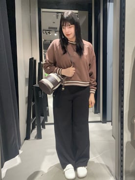 「ARMANI EXCHANGE（アルマーニエクスチェンジ）の【A|X アルマーニ エクスチェンジ】ビッグAXロゴ バケットミニショルダーバッグ（ショルダーバッグ、ブラウン系）」を使った、Sanamさん（レディース・168cm）の夏コーディネート