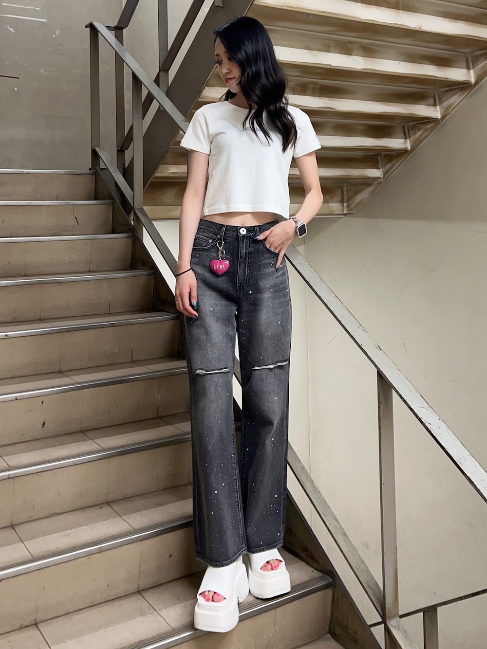 GYDA（ジェイダ）の「ハイウエストKNEEダメージbijouワイド