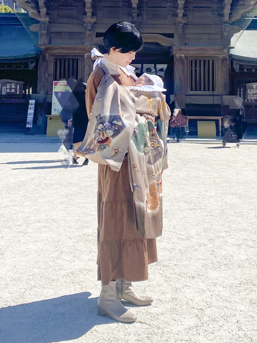 「i_am、春、オトナカジュアル、シンプル、ラクチンコーデ、大人コーデ、オトナ女子、キレイめ、お宮参り、ママコーデ、ワンピース」｜「I_amのcorduroy flare ops（ワンピース、ブラウン系）」を使った、まいさん（レディース・164cm）の春コーディネートの1枚目の写真