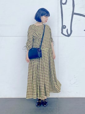 「select MOCA（セレクトモカ）の柔らかく履きやすいフェイクレザーゴールドビット付きローファー（ローファー）」を使った、まいさん（レディース・164cm）の秋コーディネート