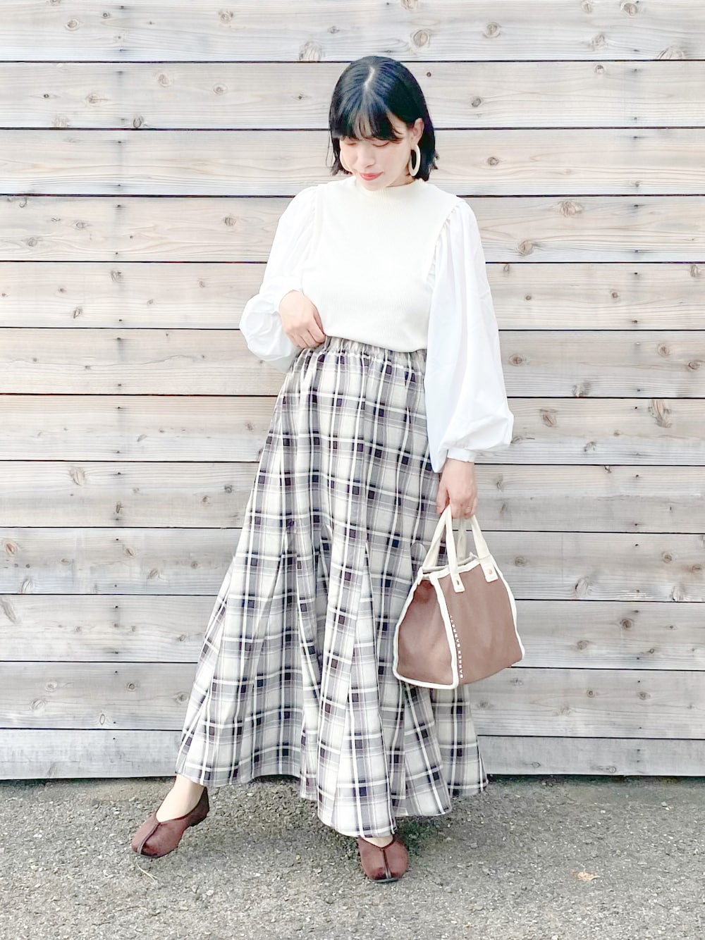 「moment+、秋コーデ、シンプルコーデ、大人カジュアル、秋服準備はじめました、プチプラ、オトナ女子、大人かわいい、ミニバッグ、ボリューム袖」｜「IG:mai1220のアイテム（その他、その他）」を使った、まいさん（レディース・164cm）の秋コーディネートの1枚目の写真