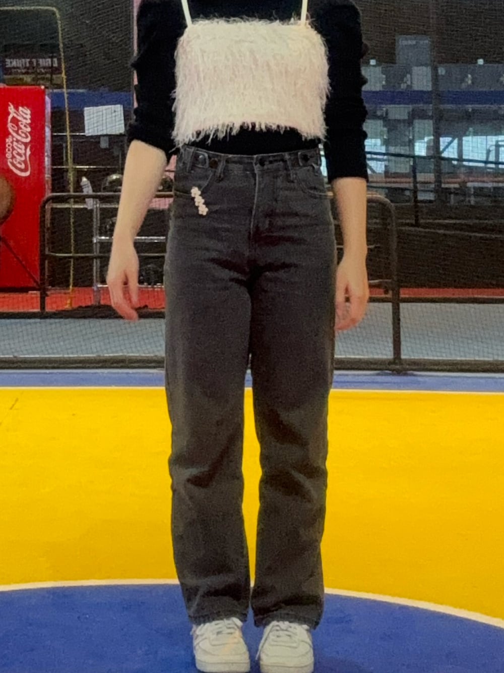 「INGNIのアイテム（チューブトップ、ホワイト系）」を使った、yunaaaa0218さん（レディース・160cm）の秋コーディネートの1枚目の写真