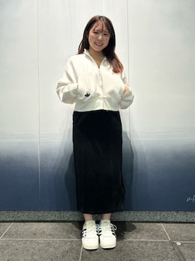 「マキシスカート」｜「アイテム（ナイロンジャケット）」を使った、YHさん（レディース・156cm）の秋コーディネート