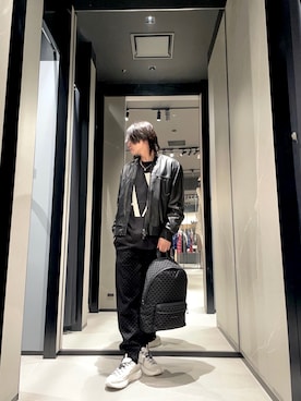 「ARMANI EXCHANGE（アルマーニエクスチェンジ）の【A|X アルマーニ エクスチェンジ】シープレザー ライトパファー ボンバージャケット（ブルゾン、ブラック系）」を使った、S.HIDEKIさん（メンズ・176cm）の秋コーディネート