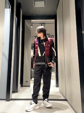 「ARMANI EXCHANGE（アルマーニエクスチェンジ）の【A|X アルマーニ エクスチェンジ】AXロゴ スウェットジョガーパンツ（スウェットパンツ、ブラック系）」を使った、S.HIDEKIさん（メンズ・176cm）の秋コーディネート