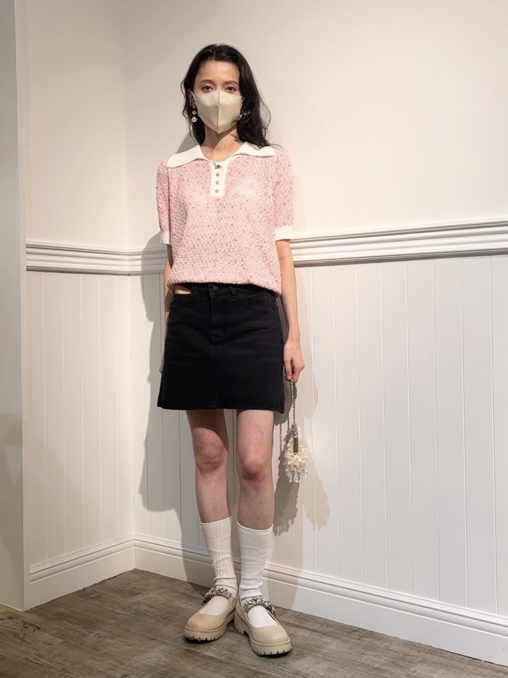 「LA POMME petitのアイテム（スカート、ブラック系）」を使った、lapommepetit_staffさん（レディース・160cm）の夏コーディネートの1枚目の写真