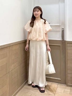 「LOWRYS FARM（ローリーズファーム）のストレッチサテンスカート　 290120（スカート、ホワイト系）」を使った、のあさん（レディース・150cm）の春コーディネート