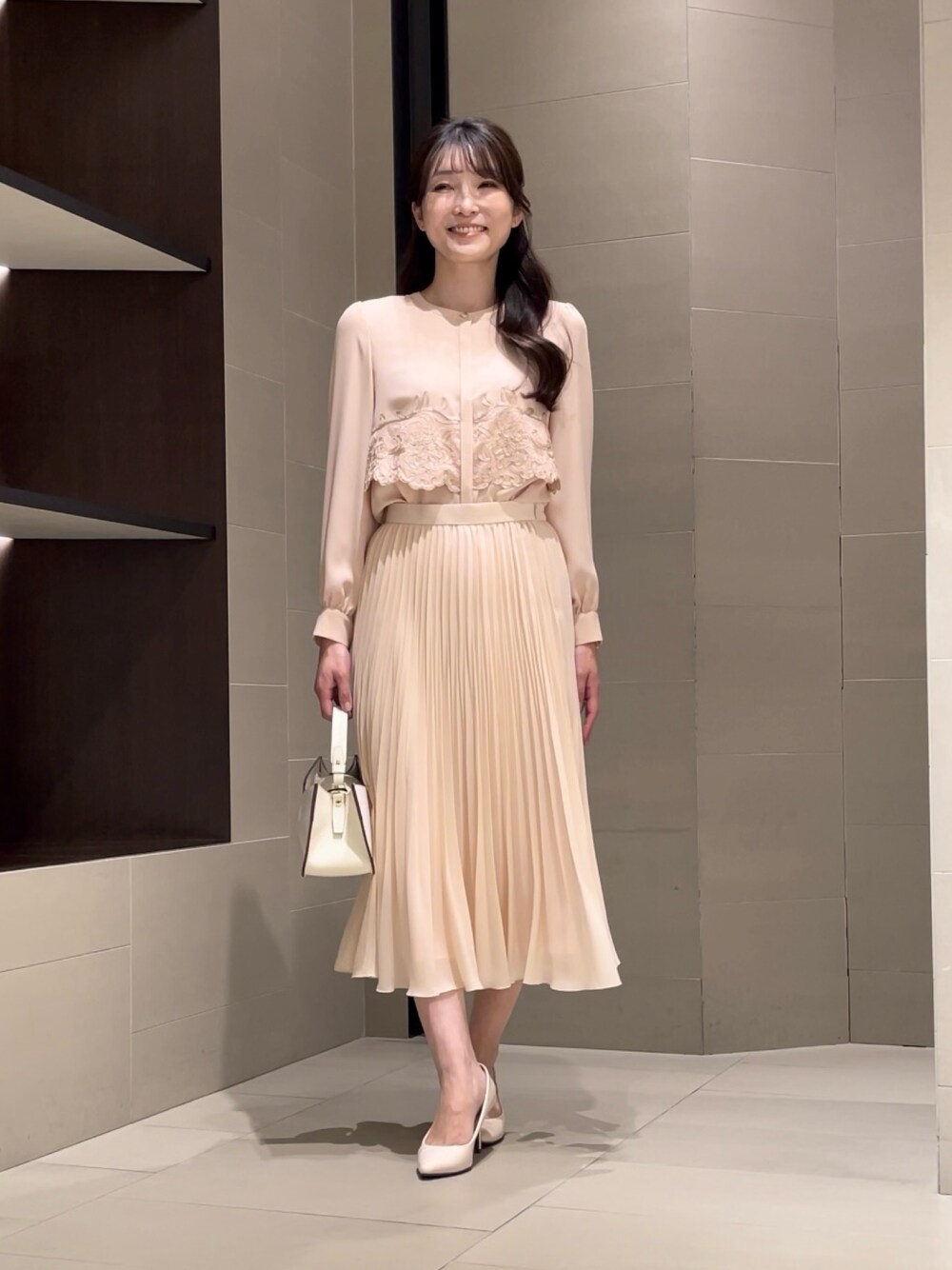ANAYI（アナイ）の「バックサテン刺繍シャツ ブラウス（シャツ 