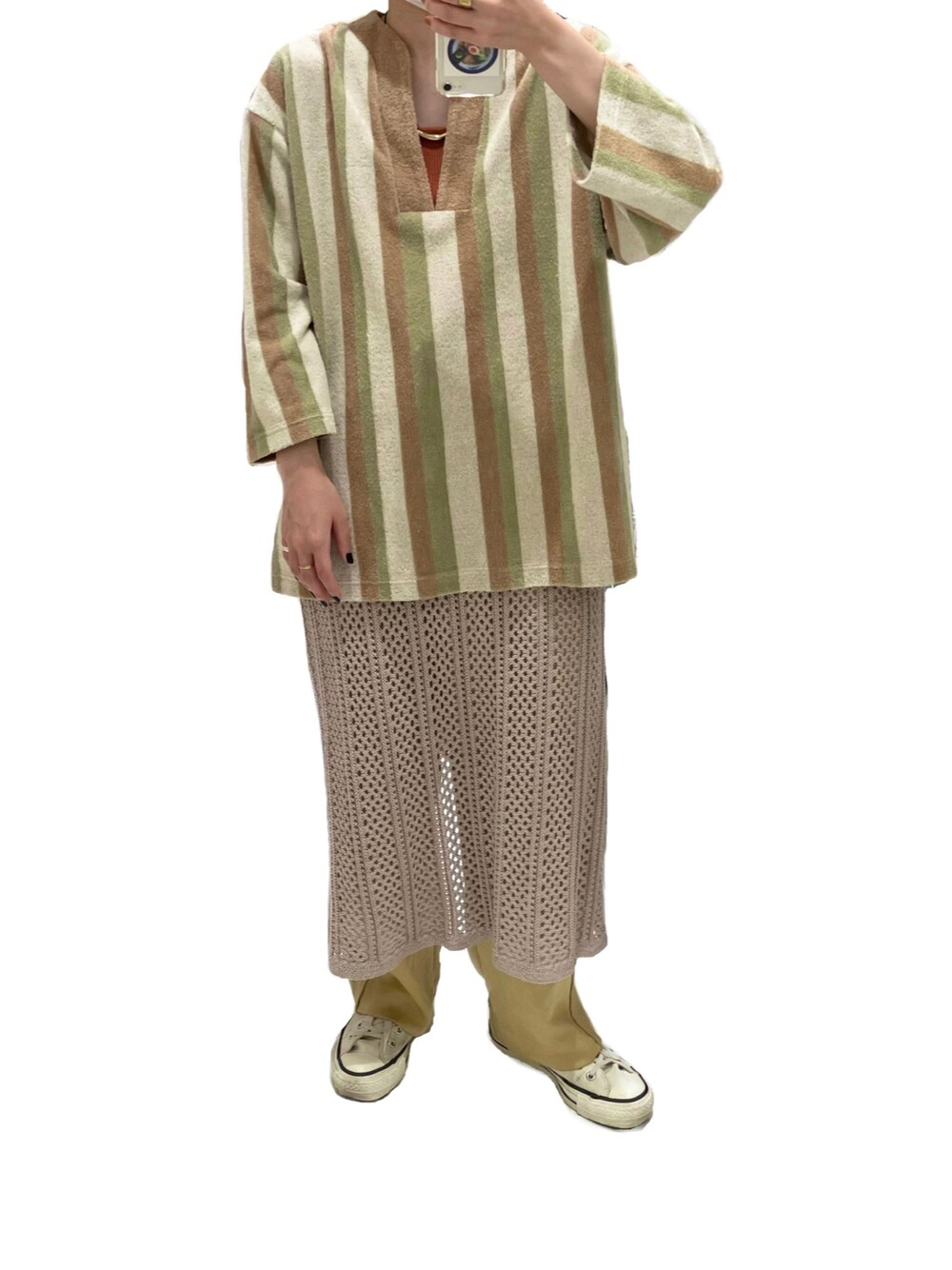 「カジュアルコーデ、メッシュ、カラーパンツ、スニーカー」｜「6の＜6(ROKU)＞COTTON PILE STRIPE PULLOVER/カットソー（Tシャツ/カットソー、ベージュ系）」を使った、iiiさん（レディース・155cm）の夏コーディネートの1枚目の写真