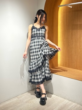 「jouetie（ジュエティ）のレースドッキングアシメヘムキャミワンピース（ワンピース、ブラック系）」を使った、HIKARUさん（レディース・163cm）の夏コーディネート