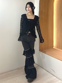 【jouetie】レースフリルフレアデニム【美品】 セール】レースフリルフレアデニムパンツ 夏服（デニムパンツ