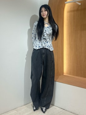 「jouetie（ジュエティ）のアイテム（デニムパンツ）」を使った、HIKARUさん（レディース・163cm）の秋コーディネート