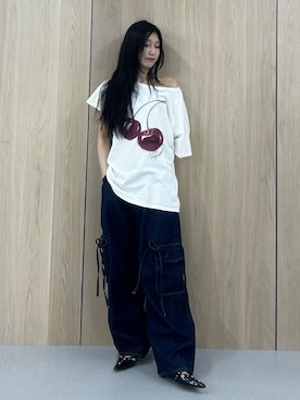 「jouetie（ジュエティ）のチェリーワンショルルーズTシャツ（Tシャツ/カットソー、ホワイト系）」を使った、HIKARUさん（レディース・163cm）の春コーディネート