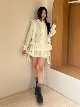「jouetie（ジュエティ）のラッフルヘムフリルチュニックシャツ（シャツ/ブラウス、ホワイト系）」を使った、HIKARUさん（レディース・163cm）の春コーディネート